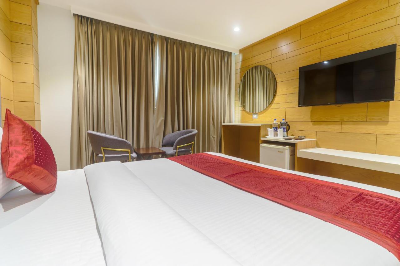 Hotel Bricks, Karol Bagh, New Delhi Exterior photo